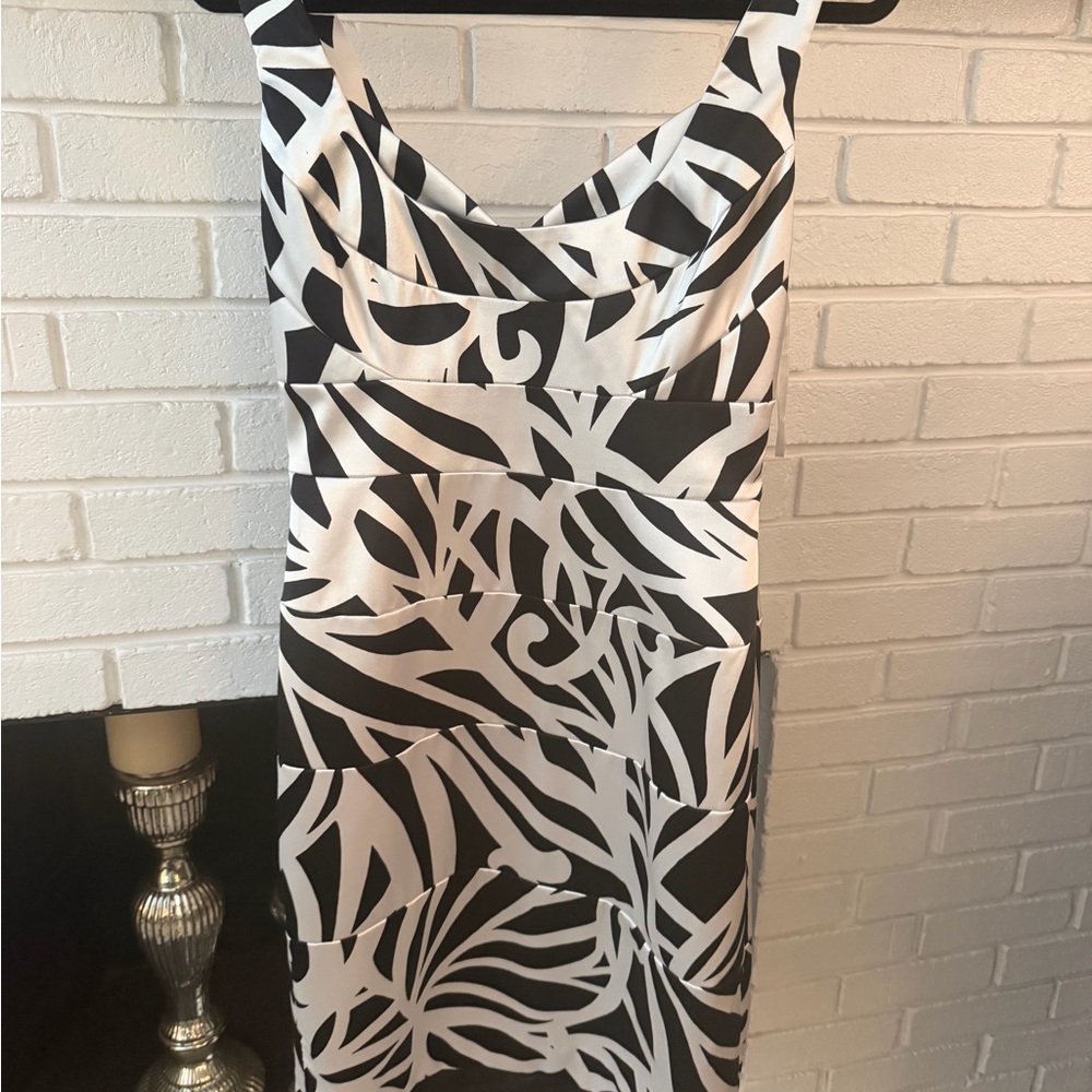 White House Black Market Black & White Print Dress – Size 6